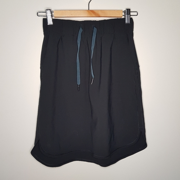 lululemon athletica Dresses & Skirts - Lululemon on the fly skirt size 4